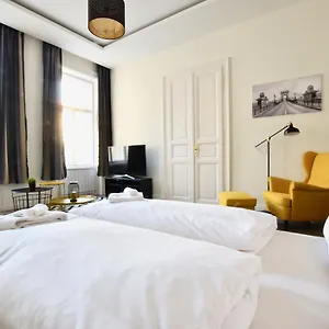 Standard By Hi5 - Dessewffy 39 , Budapest Hungary